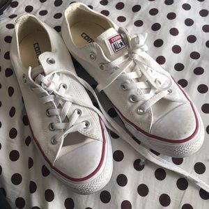 White Converse chucks